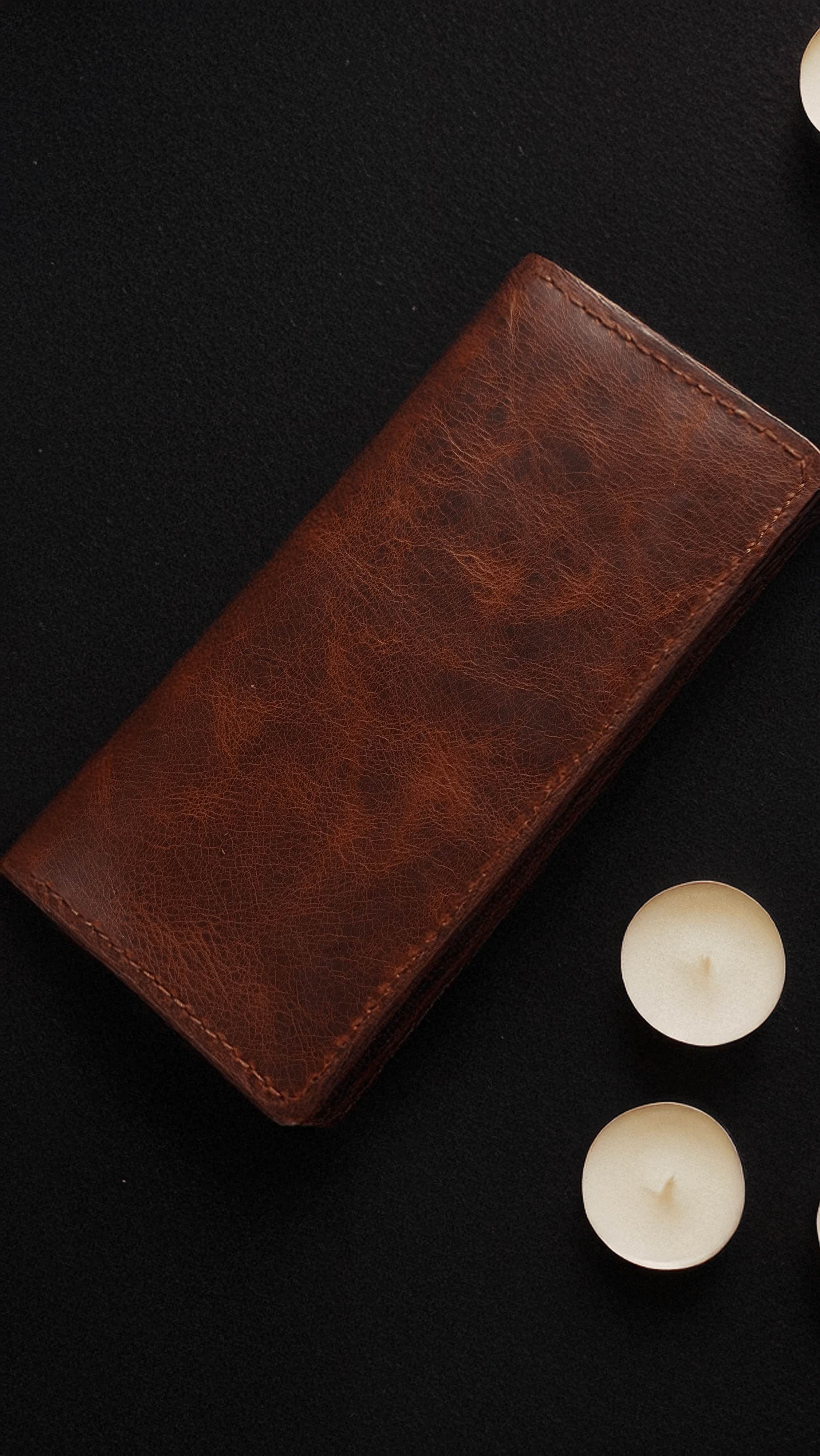 Suni Deri ile Hakiki Deri — Gerçekten Ne Fark Var? - Retro Pelle