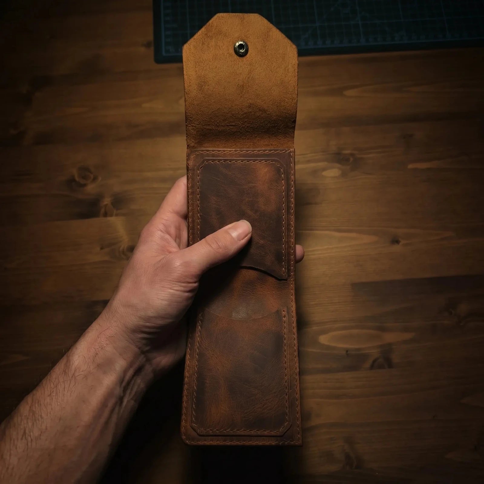 Aegon Pirinç Çıtçıtlı Deri Cüzdan - Minimalist Tasarım Serisi - El Yapımı Gerçek Deri | Retro Pelle
